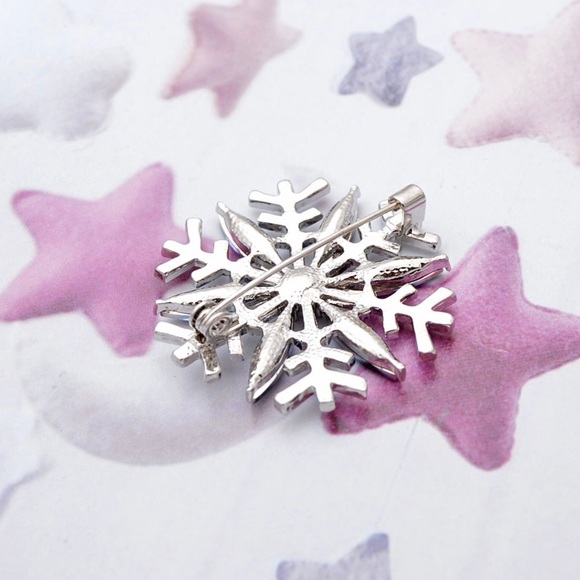 Rhinestone Snowflake Brooch Autum Winter Design - Picture 4 of 4